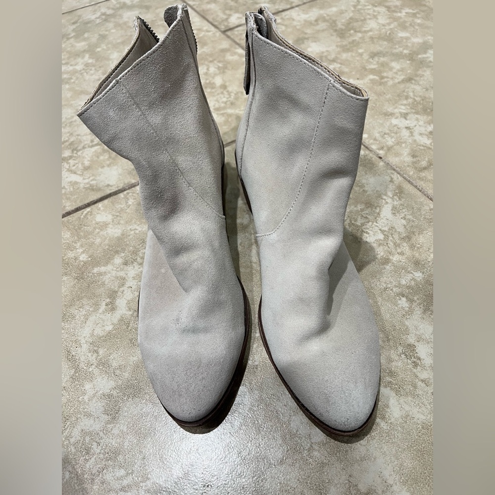 Dolce Vita Suede Cream Ankle Boots Size 10 - Picture 1 of 7